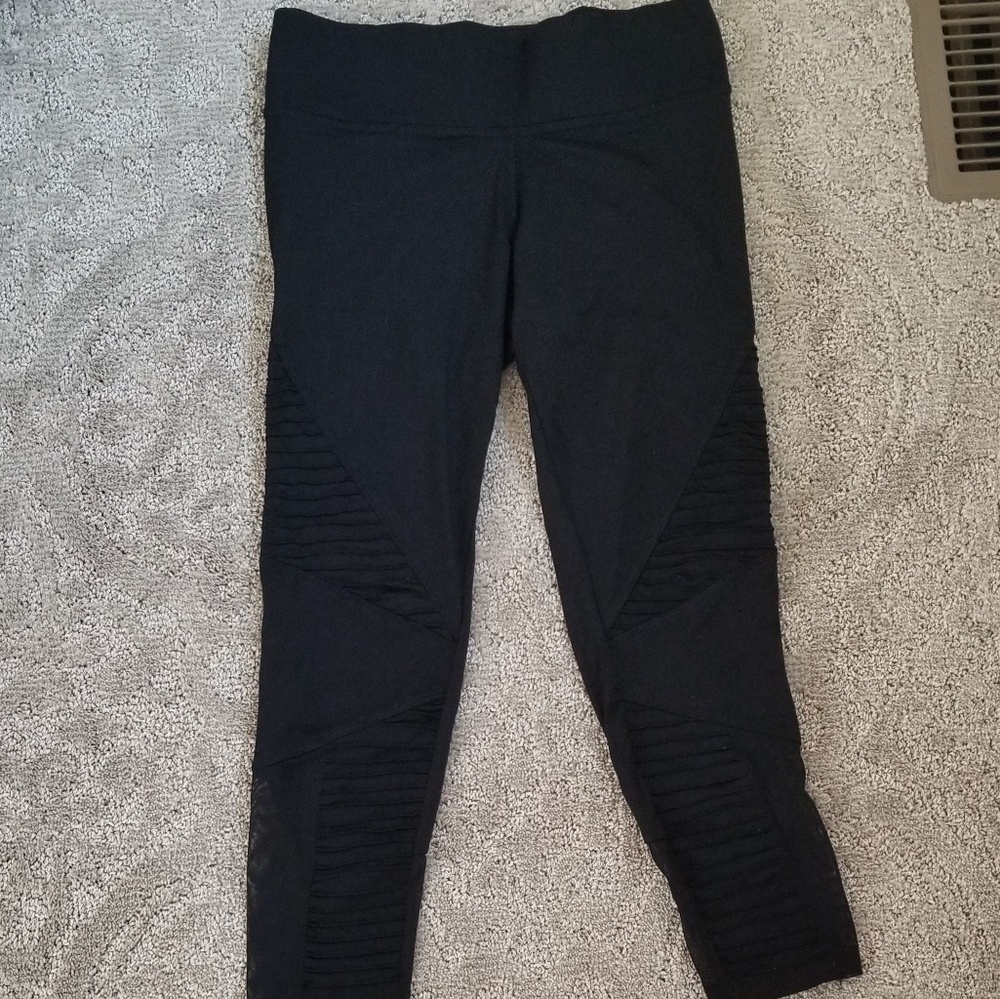 Pink cropped ultimate tights